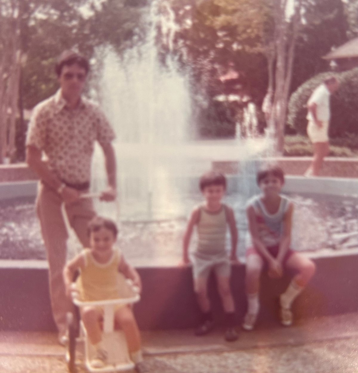 Gaylord John Fournet — photo 11