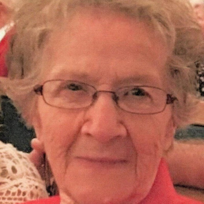 Mrs. Carolyn Bowser - Photo 2